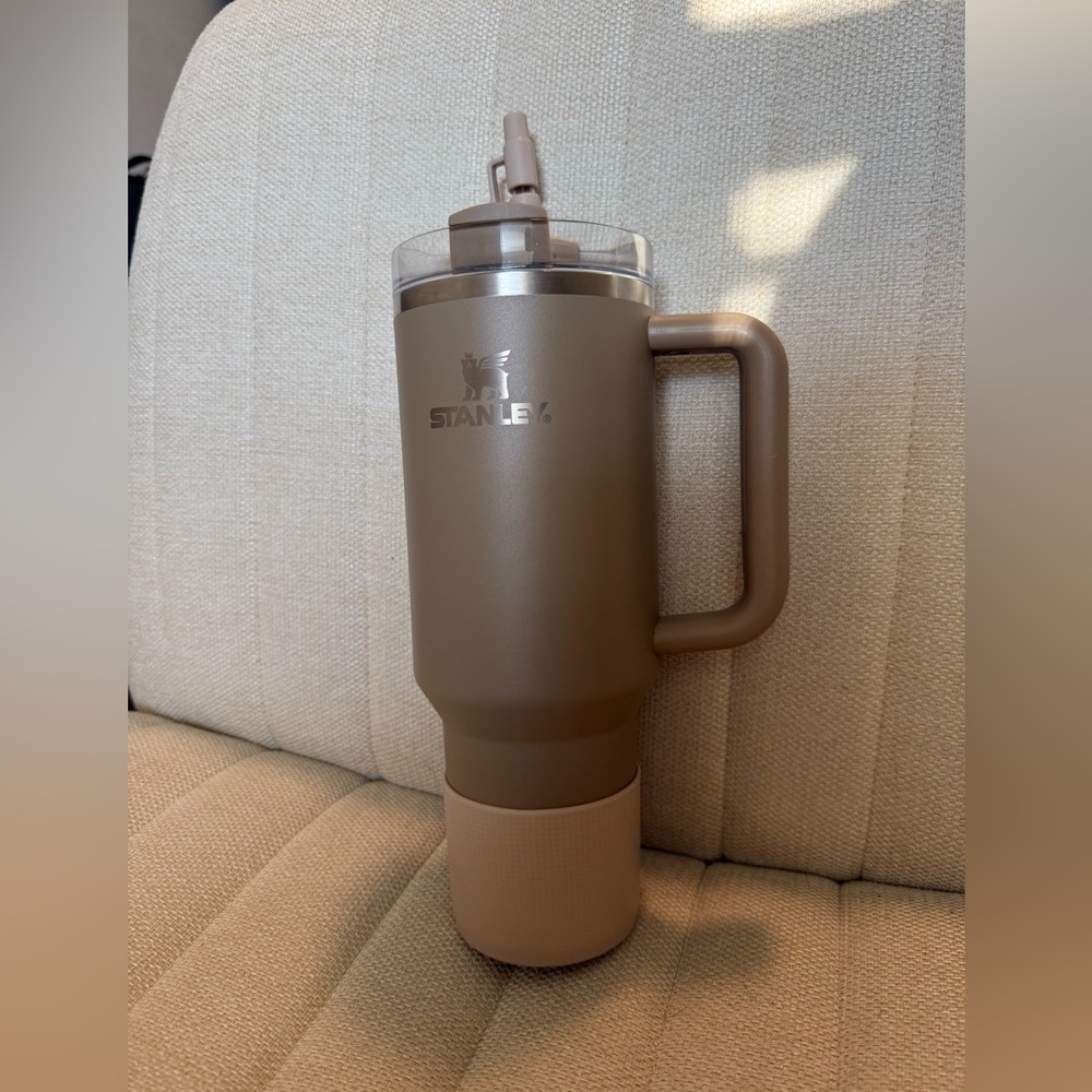 Stanley 40 in Basic Brown (Hearth and Hand collab with Target)